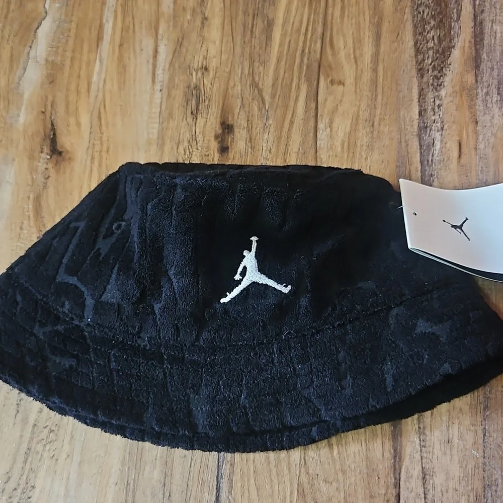 Jordan Kids’ Fuel Up Cool Down Bucket Hat: BLACK: NEW WITH TAGS: YOUTH 8-20
